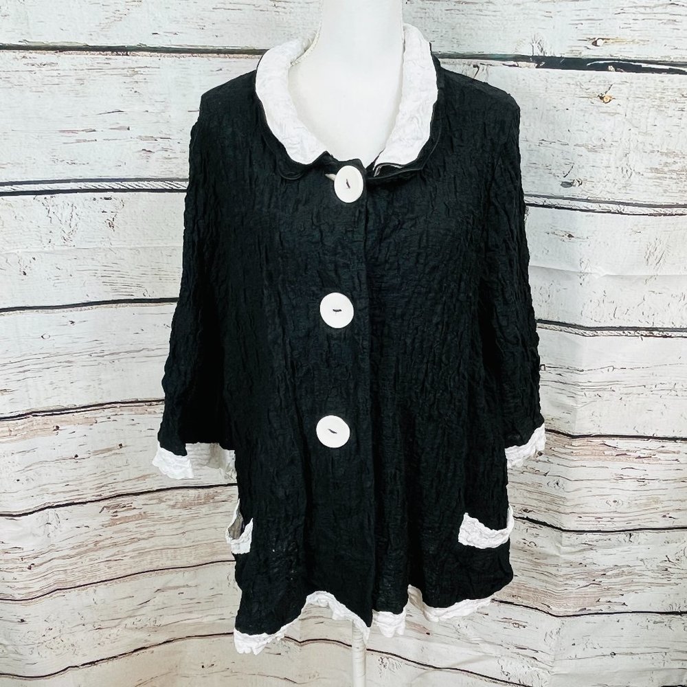 Design Today's Women's Top Black White 3/4 Sleeve Front Button 2XL